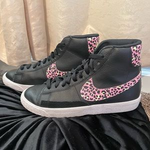 NIKE HIGHTOP AIRMAX LEOPARD PRINT